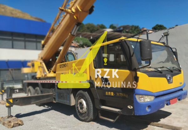 GUINDASTE XCMG QY25K5-I 2013