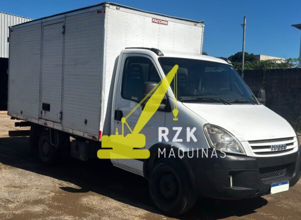 CAMINHÃO BAU 3/4 IVECO DAILY 35S14 CS - 2011/12