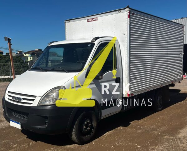 CAMINHÃO BAU 3/4 IVECO DAILY 35S14 CS - 2011/12 - Image 2