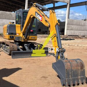 MINI ESCAVADEIRA XCMG XE60DA - 2022