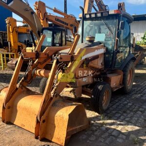 RETROESCAVADEIRA CASE 580M 4X2 - 2011